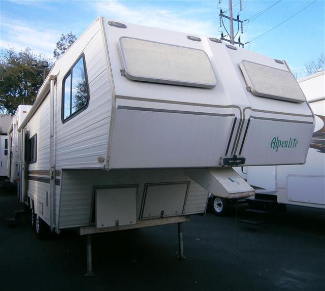 Its A 1990 Corsair Thor 5th Wheel Camper Wiring Diagram ... alpenlite wiring diagram 